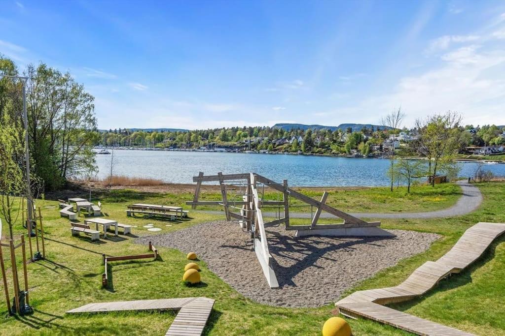 Scandpoint Apartment Fornebu Near Sea Front With Outdoor Walk! Stabekk Exterior foto